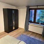 Haus Mit Wunderschoenem Garten *