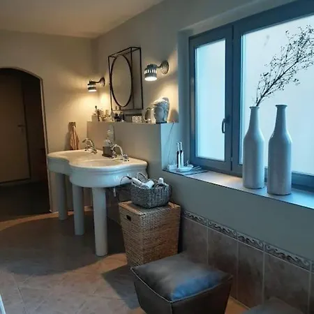 Haus Mit Wunderschoenem Garten Διαμέρισμα