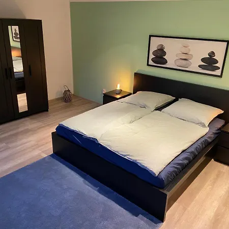 Haus Mit Wunderschoenem Garten Lejlighed *