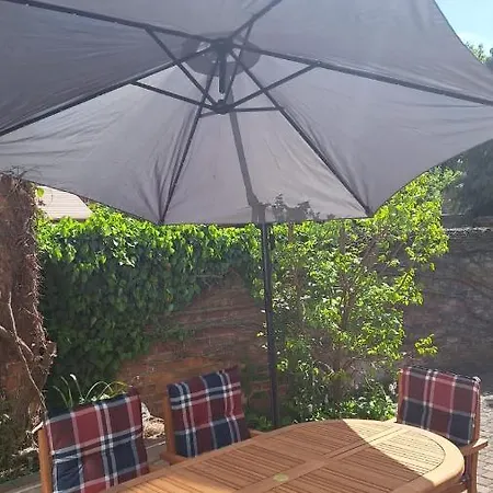 شقة Haus Mit Wunderschoenem Garten
