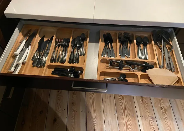 Apartment Haus Mit Wunderschoenem Garten *