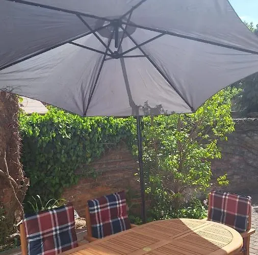 Apartment Haus Mit Wunderschoenem Garten